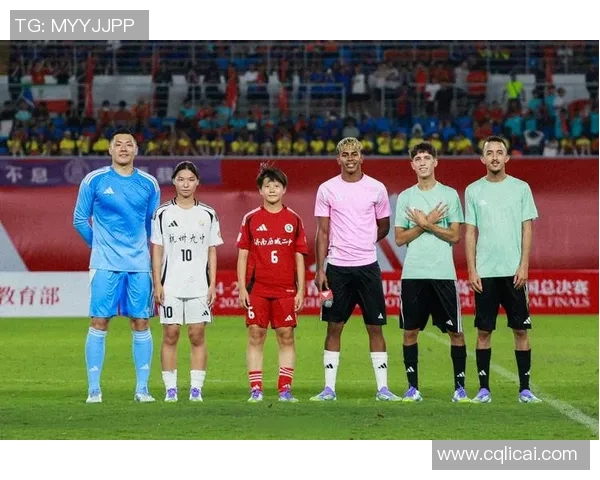 陆心怡足球之路：从青涩少女到赛场明星的成长故事